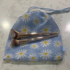 F.A.R.A.H. Make Up Bushes & Bag